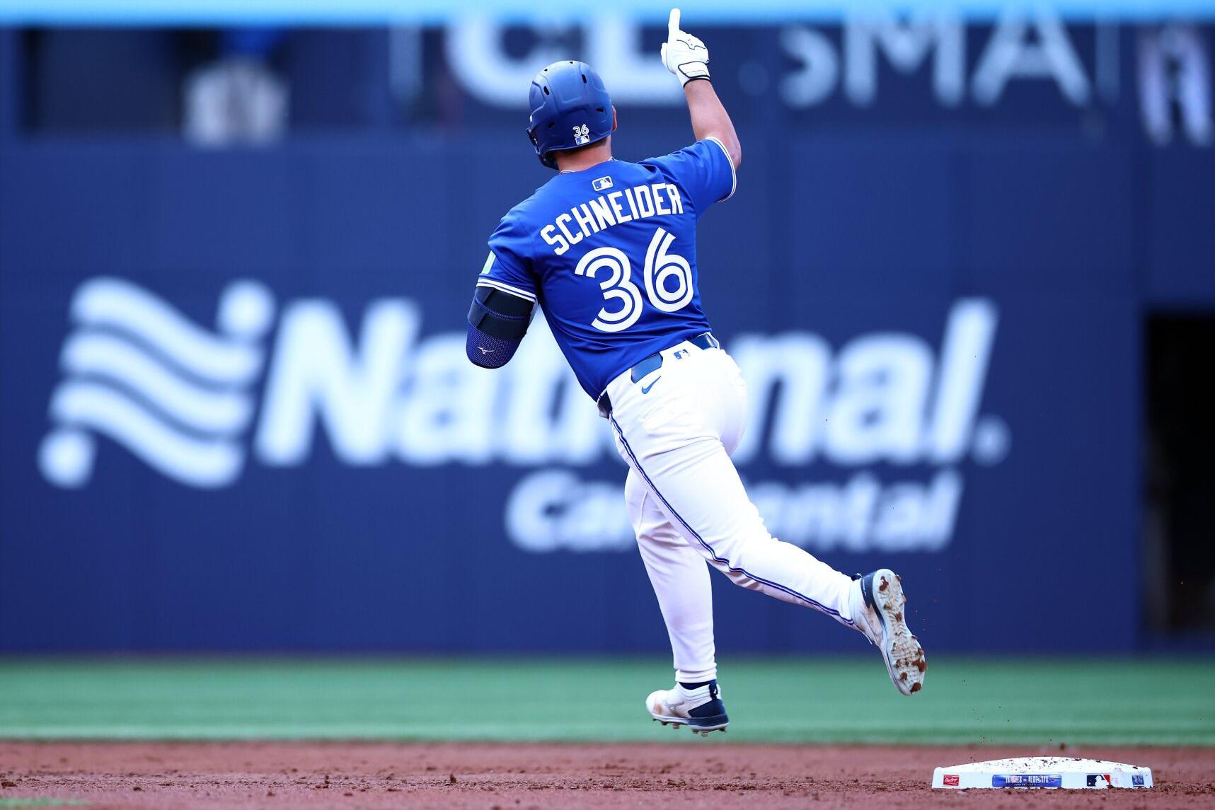 The Blue Jays are in first place after beating the Yankees 11-9 and Davis Schneider, Myles Straw and Chad Green join Deep Left Field